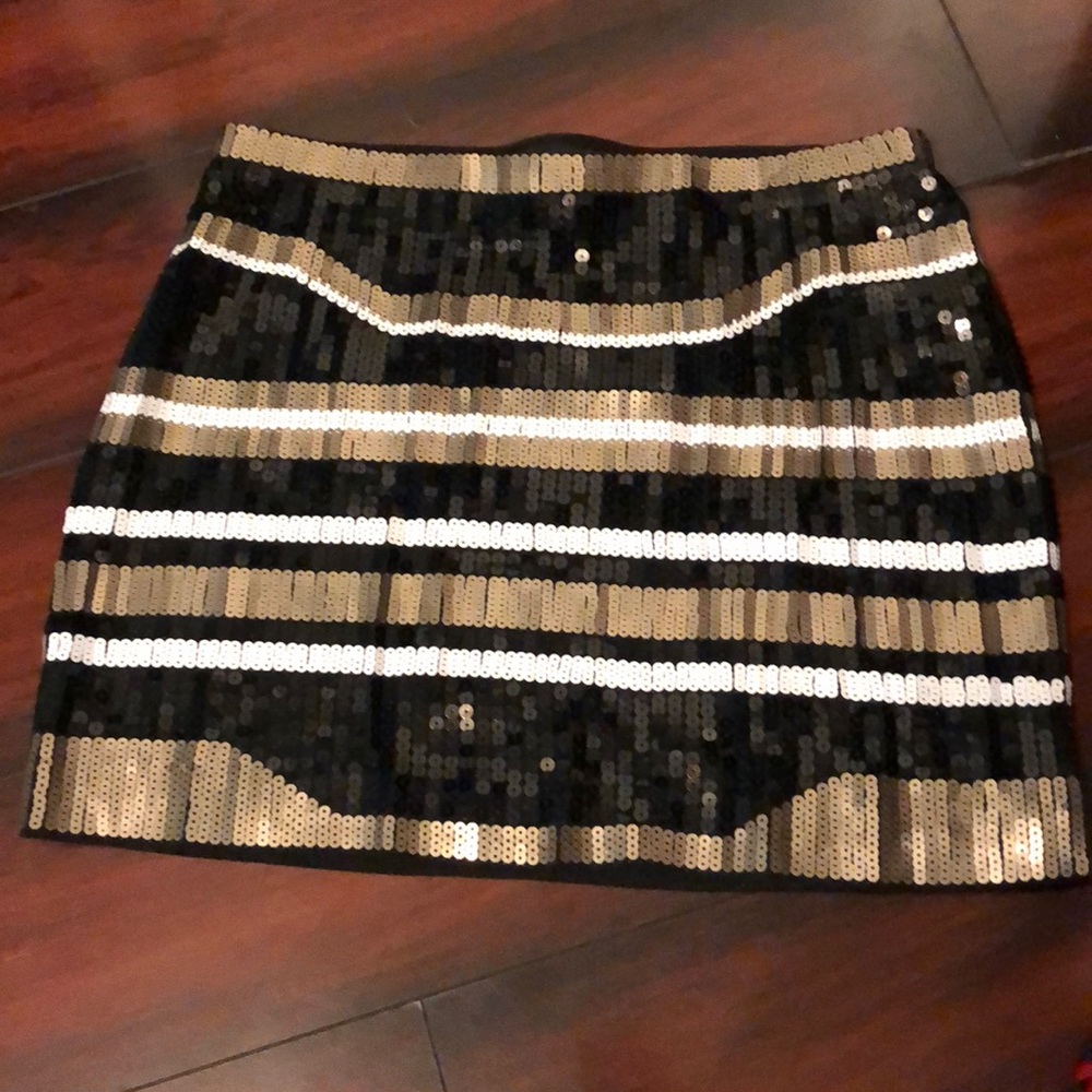 Express sequence mini skirt